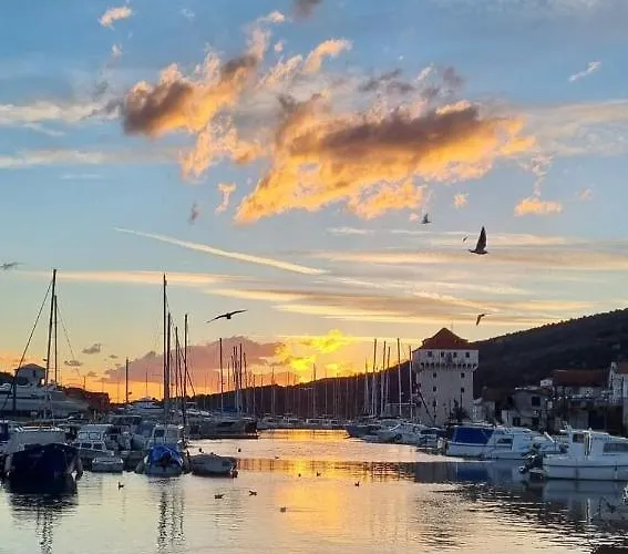 Sea View Sunrise & Blue Lagoon Rent A Boat Poljica (Trogir)