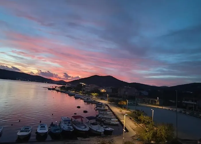 Sea View Sunrise & Blue Lagoon Rent A Boat Apartman Poljica (Trogir)