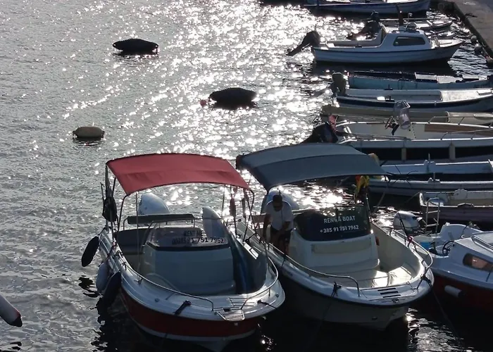 Sea View Sunrise & Blue Lagoon Rent A Boat Apartman Poljica (Trogir)